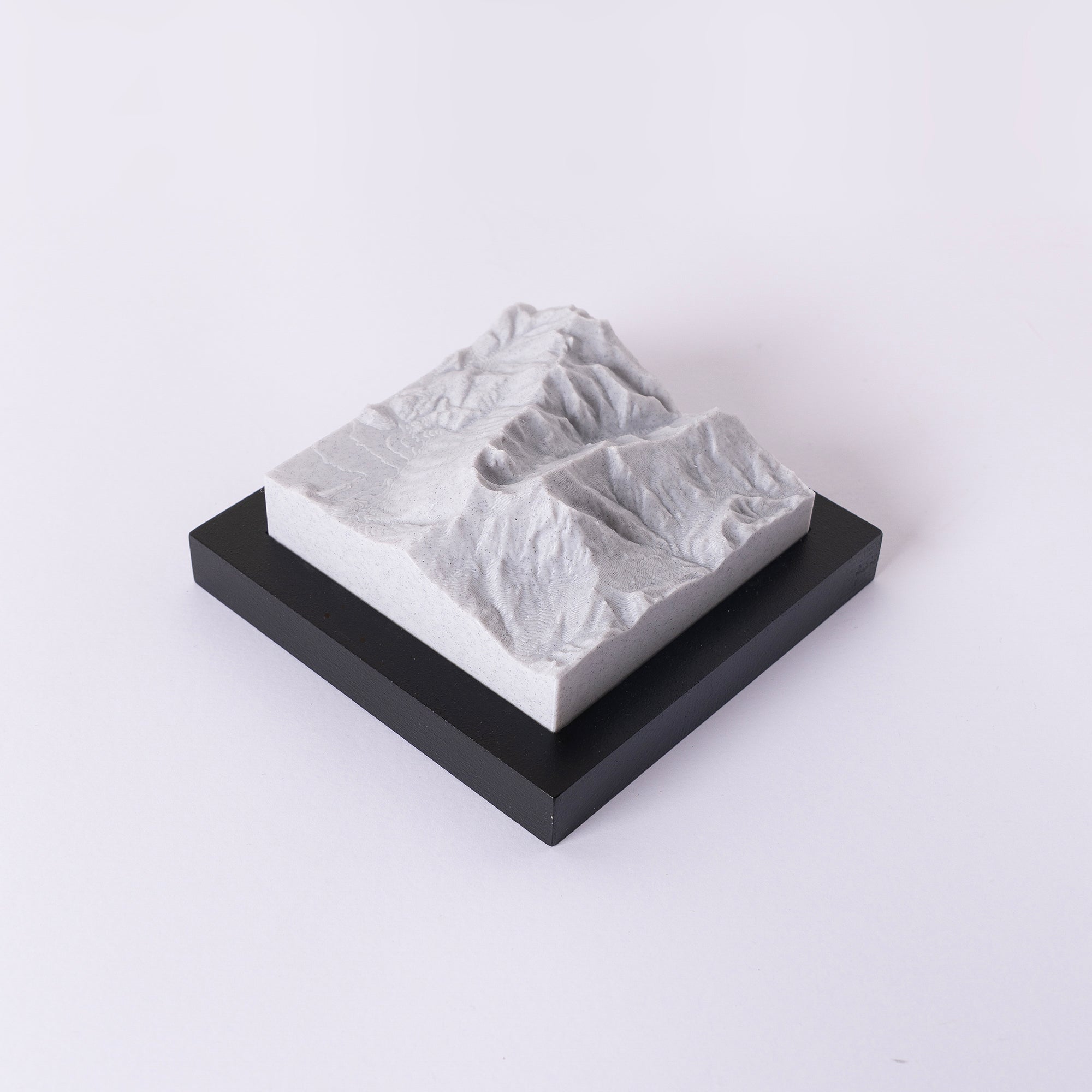 Vettore - 2ª edizione - Marmo - Base legno (nero)